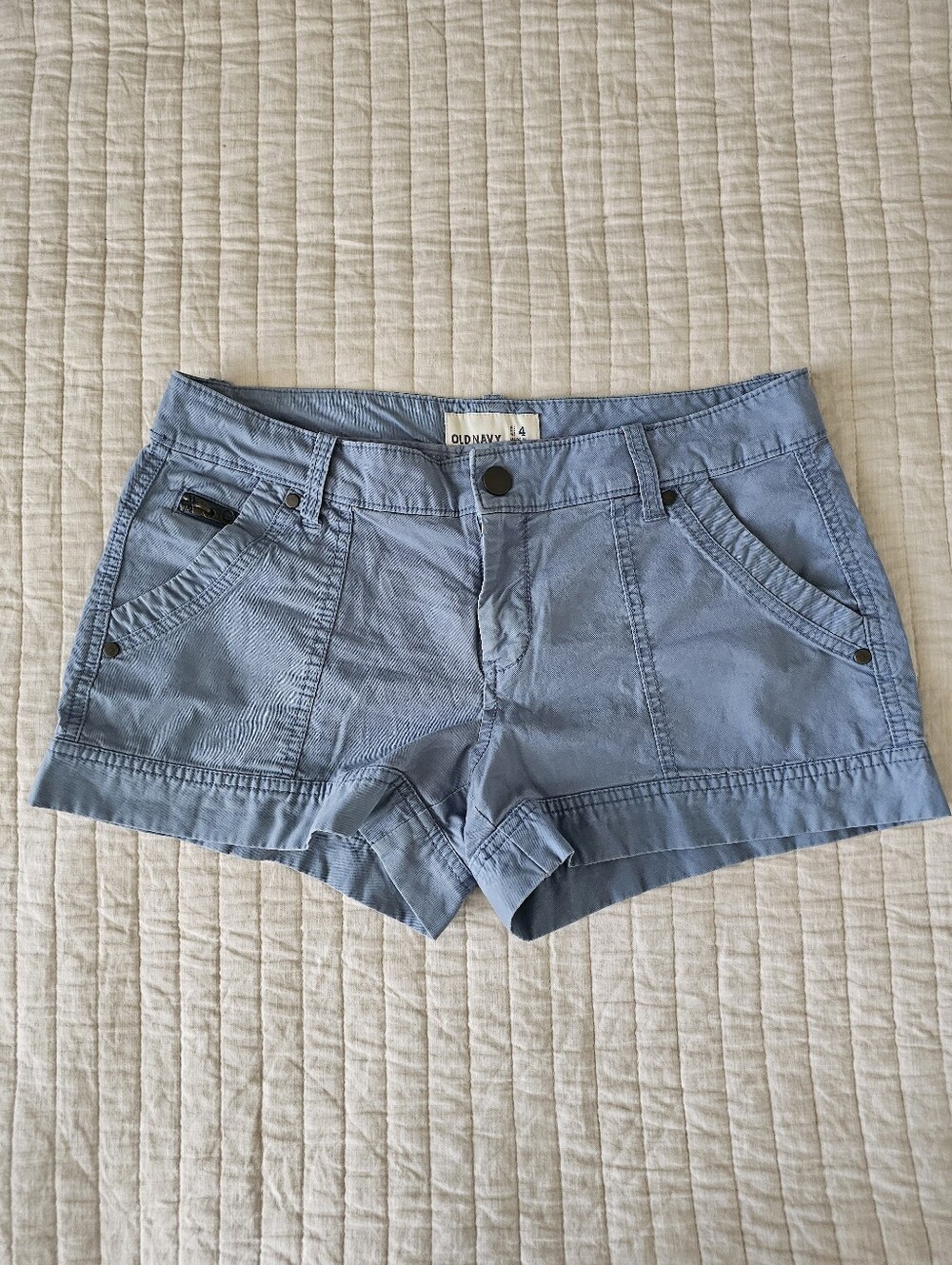 Old Navy Low Waisted Vintage Women's Cargo Shorts Size 4